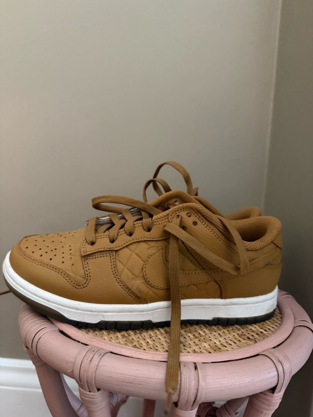 Women’s Nike Dunk Low - 6.5